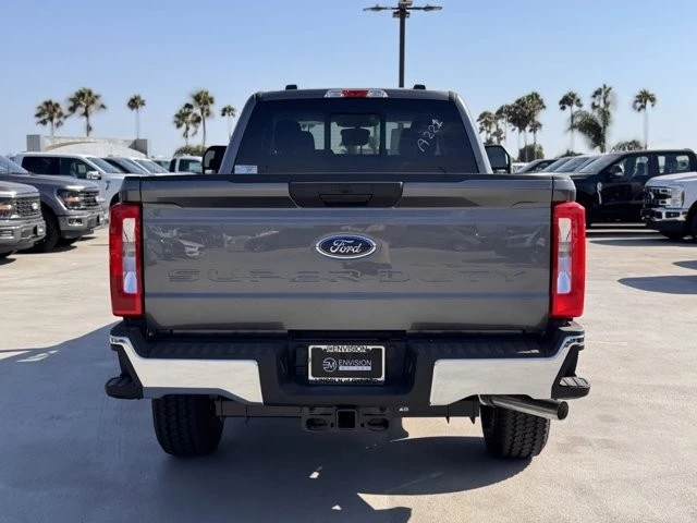 2025 Ford Super Duty 5th Gen - Image 10 of 12
