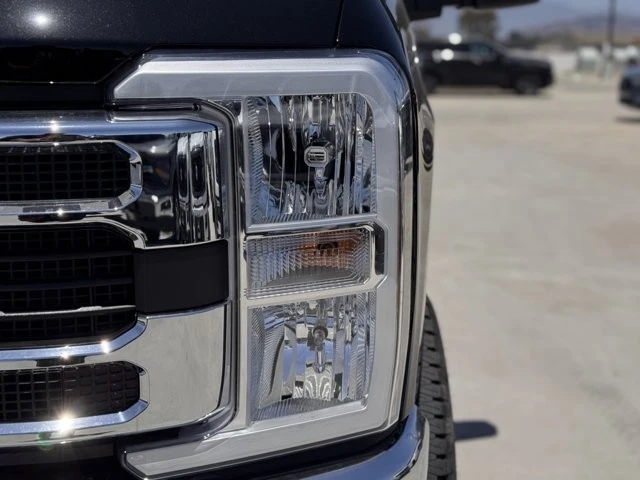 2025 Ford Super Duty 5th Gen - Image 8 of 12