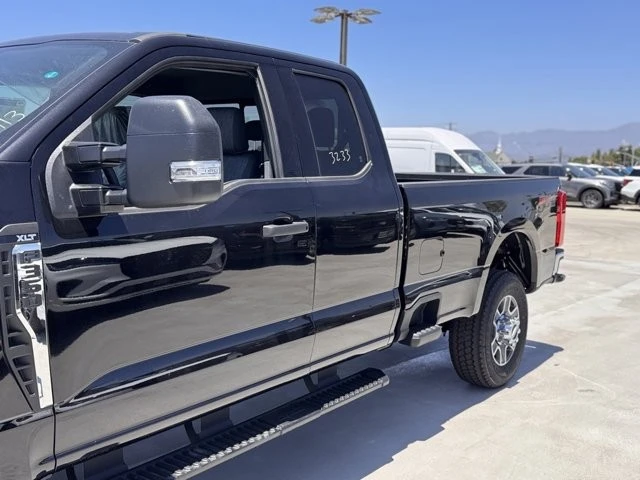 2025 Ford Super Duty 5th Gen - Image 9 of 12