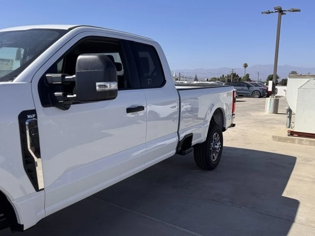 2025 Ford Super Duty 5th Gen - Image 9 of 12