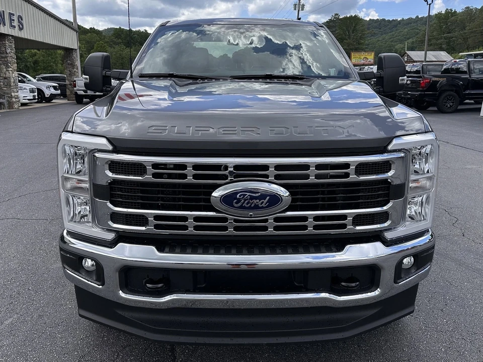 2025 Ford Super Duty 5th Gen - Image 3 of 21