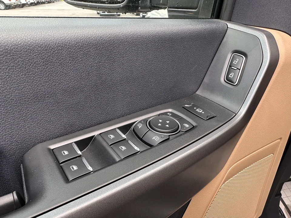 2025 Ford Super Duty 5th Gen - Image 17 of 21