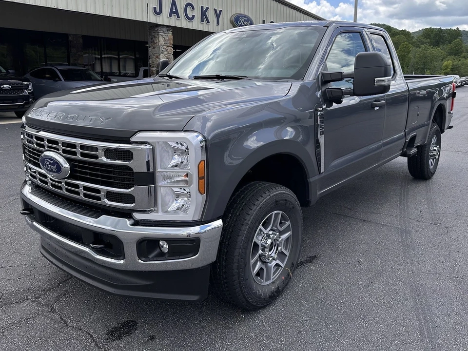 2025 Ford Super Duty 5th Gen - Image 2 of 21