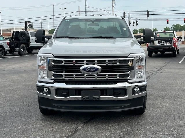 2025 Ford Super Duty 5th Gen - Image 10 of 21