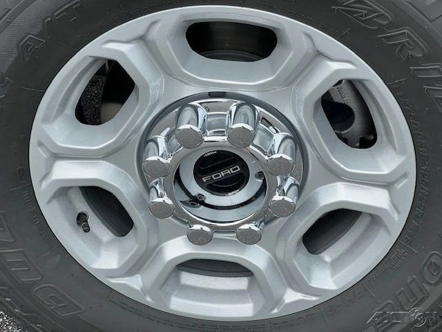 2025 Ford Super Duty 5th Gen - Image 11 of 21
