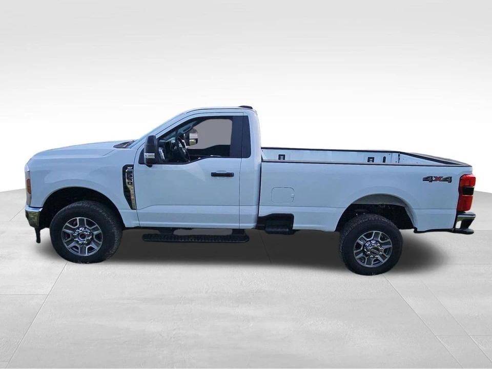 2025 Ford Super Duty 5th Gen - Image 16 of 21