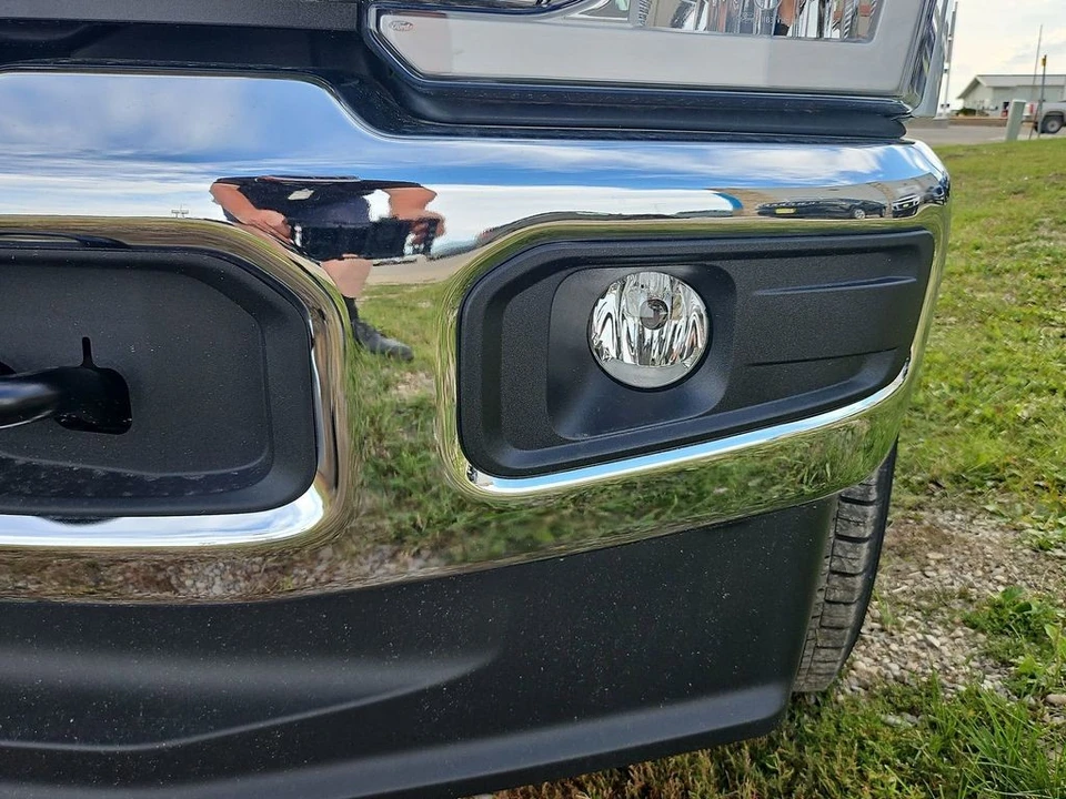 2025 Ford Super Duty 5th Gen - Image 19 of 21