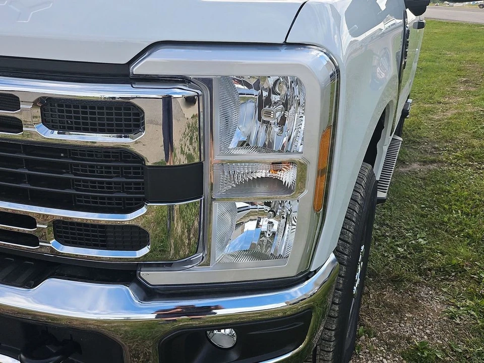 2025 Ford Super Duty 5th Gen - Image 18 of 21