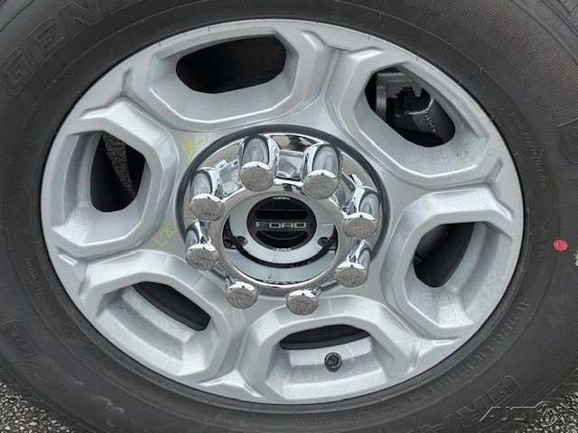 2025 Ford Super Duty 5th Gen - Image 13 of 21