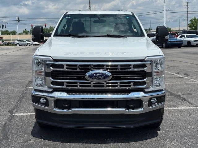 2025 Ford Super Duty 5th Gen - Image 10 of 12