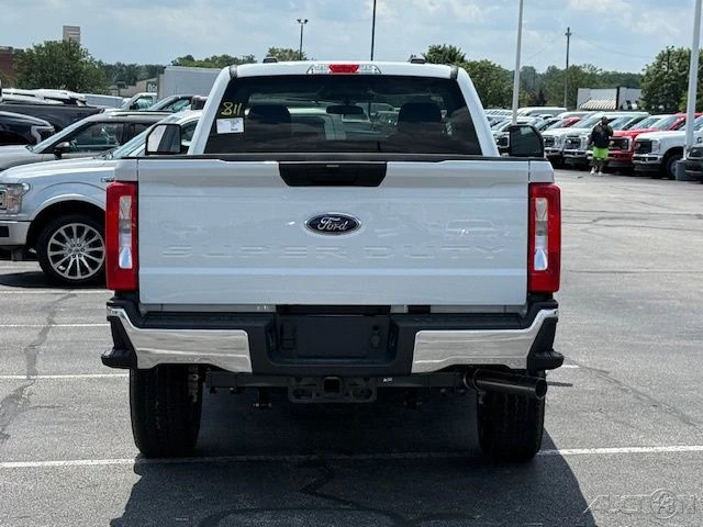 2025 Ford Super Duty 5th Gen - Image 5 of 12