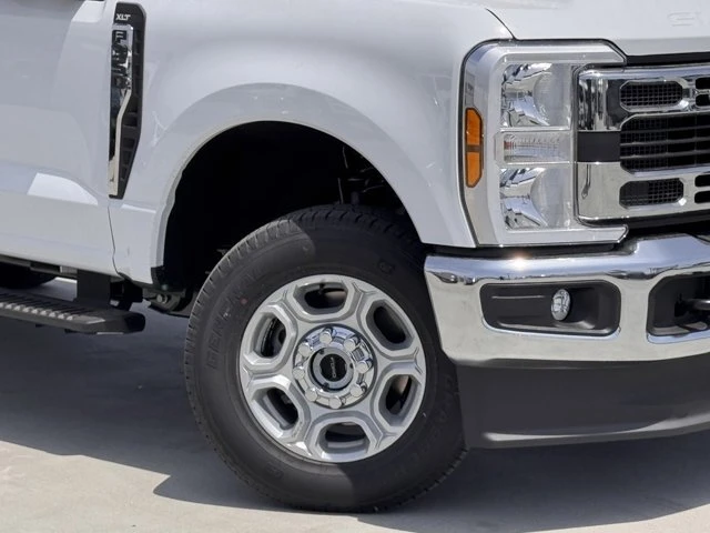 2025 Ford Super Duty 5th Gen - Image 4 of 12