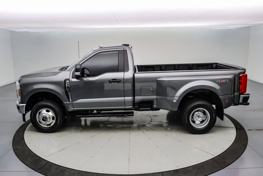 2025 Ford Super Duty 5th Gen - Image 9 of 21
