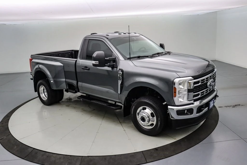 2025 Ford Super Duty 5th Gen - Image 2 of 21