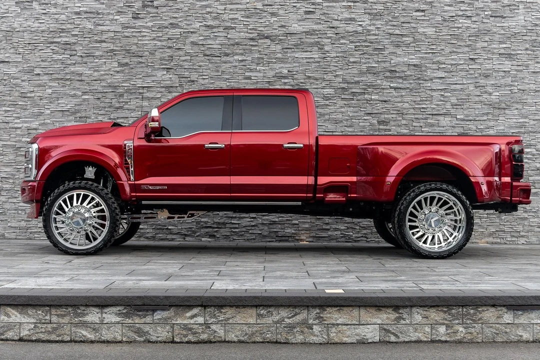 2025 Ford Super Duty 5th Gen - Image 13 of 21