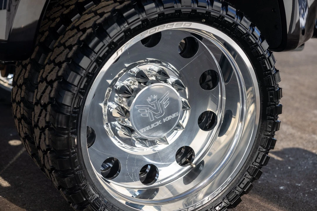 2025 Ford Super Duty 5th Gen - Image 17 of 21