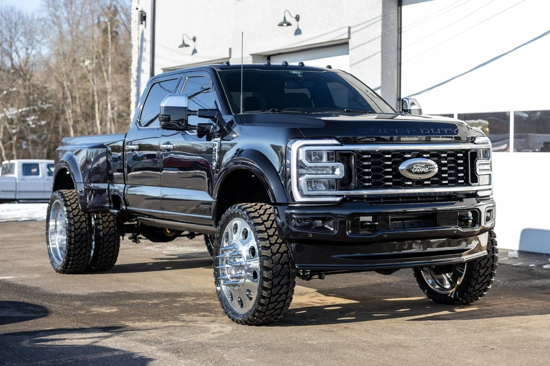 2025 Ford Super Duty 5th Gen - Image 9 of 21