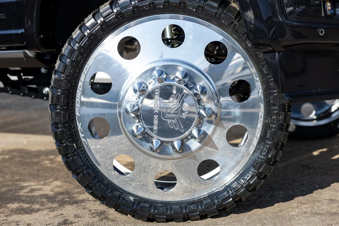 2025 Ford Super Duty 5th Gen - Image 3 of 21