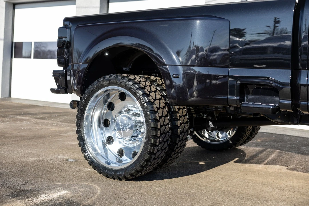 2025 Ford Super Duty 5th Gen - Image 10 of 21
