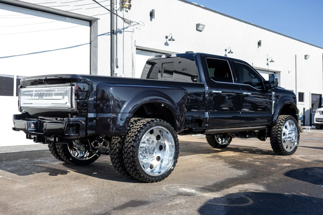 2025 Ford Super Duty 5th Gen - Image 11 of 21