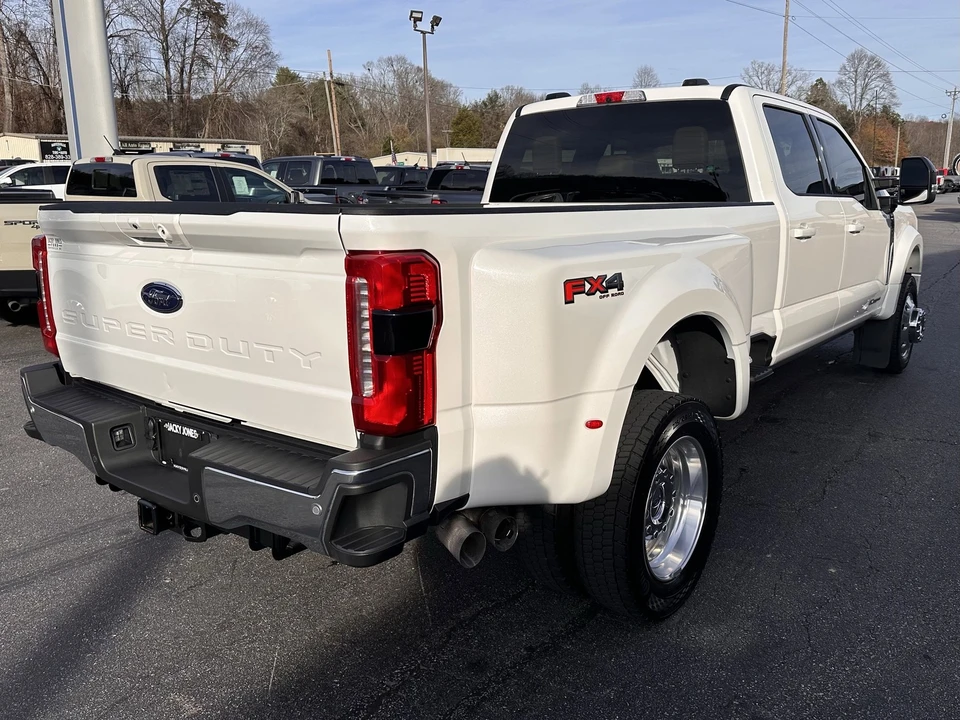 2025 Ford Super Duty 5th Gen - Image 6 of 12