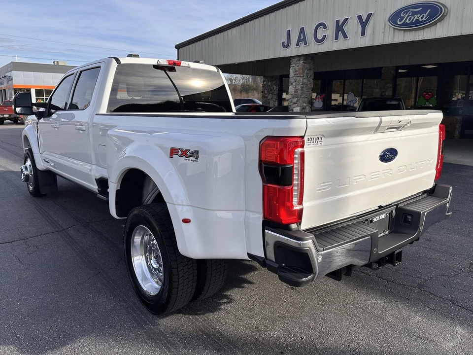 2025 Ford Super Duty 5th Gen - Image 8 of 12