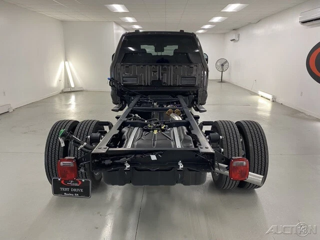 2025 Ford Super Duty 5th Gen - Image 8 of 12