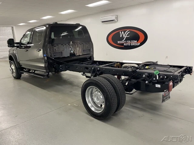 2025 Ford Super Duty 5th Gen - Image 9 of 12