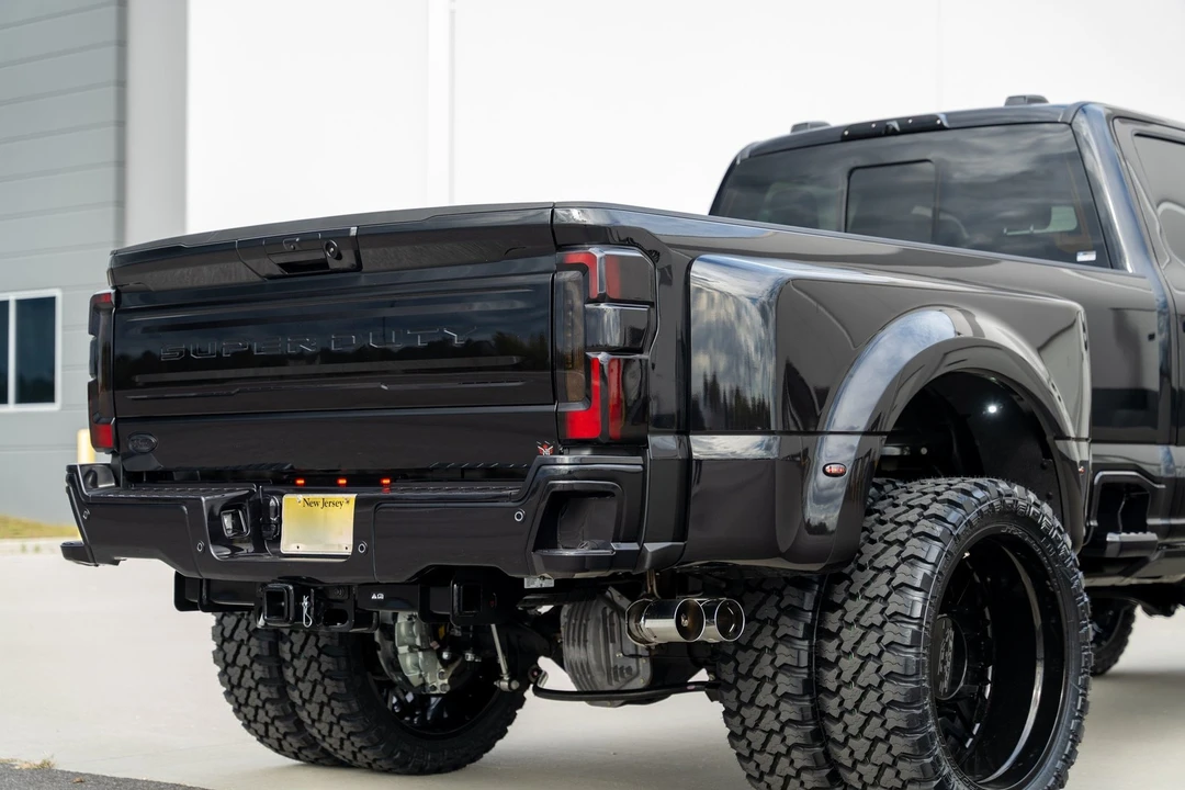 2025 Ford Super Duty 5th Gen - Image 15 of 21