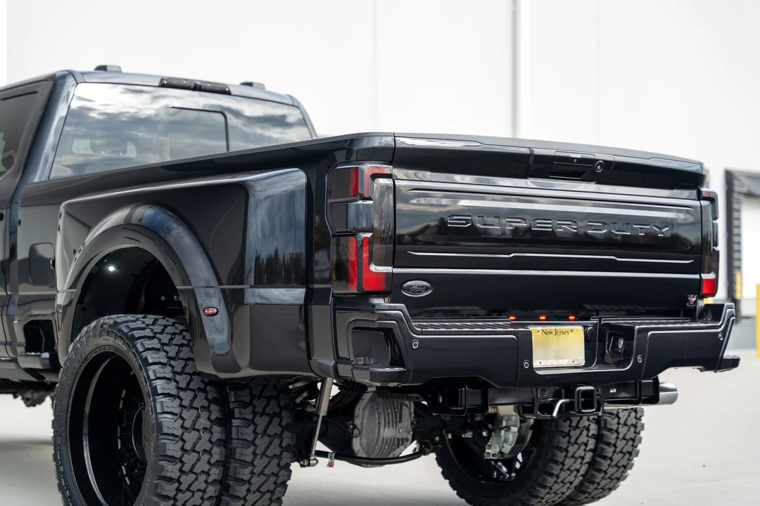 2025 Ford Super Duty 5th Gen - Image 16 of 21