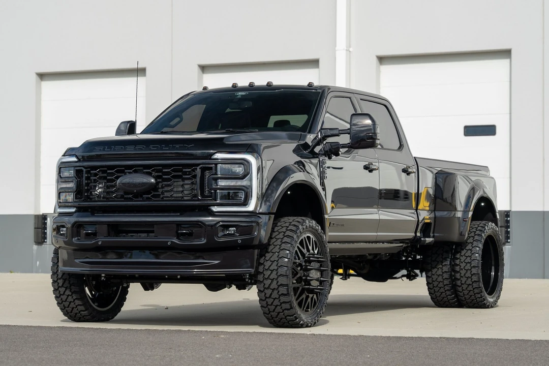 2025 Ford Super Duty 5th Gen - Image 2 of 21