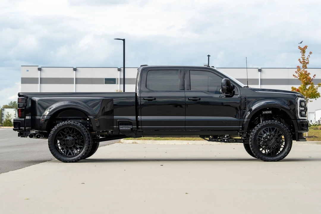 2025 Ford Super Duty 5th Gen - Image 12 of 21