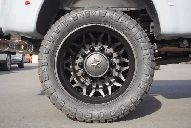 2025 Ford Super Duty 5th Gen - Image 18 of 21