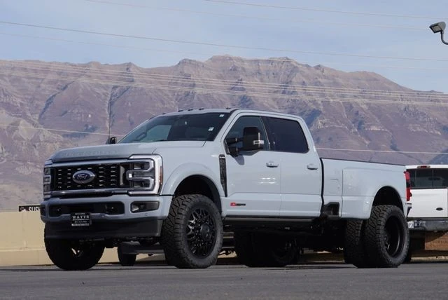 2025 Ford Super Duty 5th Gen - Image 2 of 21