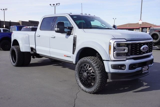2025 Ford Super Duty 5th Gen - Image 16 of 21