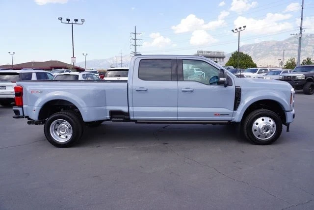 2025 Ford Super Duty 5th Gen - Image 14 of 21