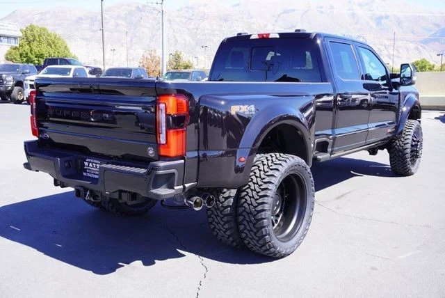 2025 Ford Super Duty 5th Gen - Image 13 of 21