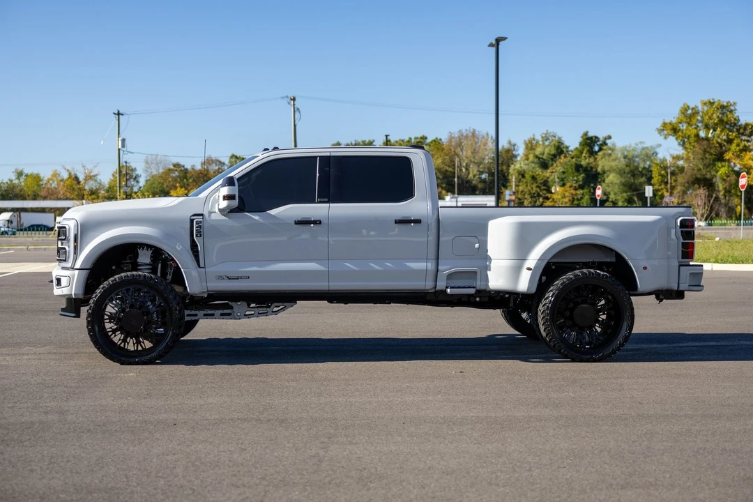 2025 Ford Super Duty 5th Gen - Image 11 of 21