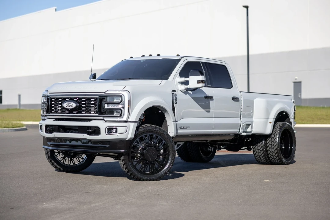 2025 Ford Super Duty 5th Gen - Image 2 of 21