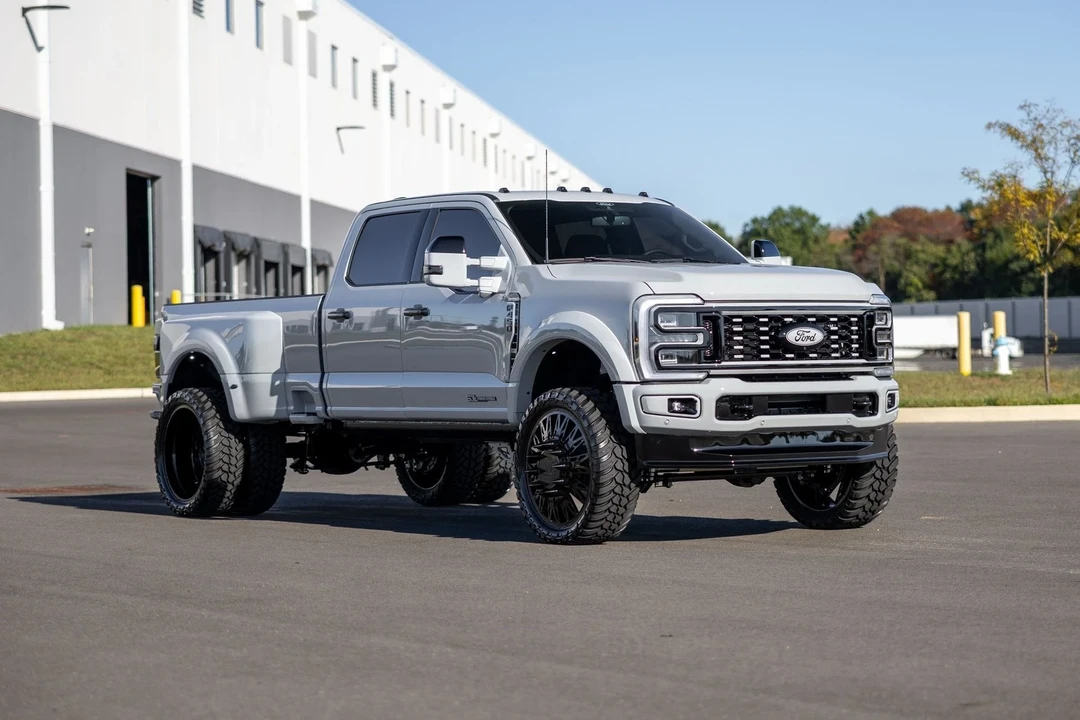 2025 Ford Super Duty 5th Gen - Image 6 of 21
