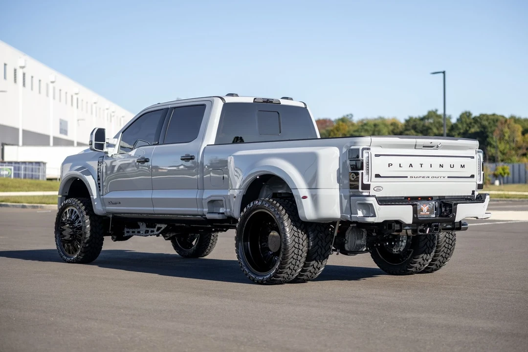 2025 Ford Super Duty 5th Gen - Image 15 of 21
