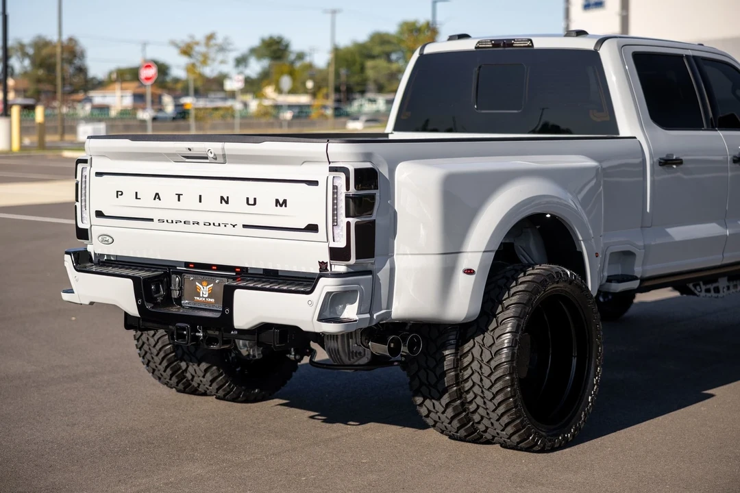 2025 Ford Super Duty 5th Gen - Image 19 of 21