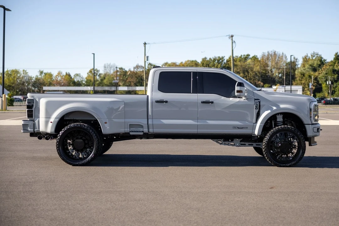 2025 Ford Super Duty 5th Gen - Image 20 of 21