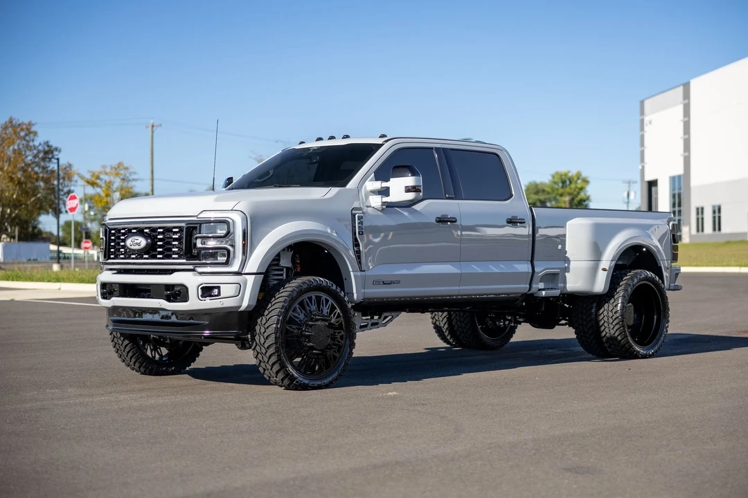 2025 Ford Super Duty 5th Gen - Image 10 of 21