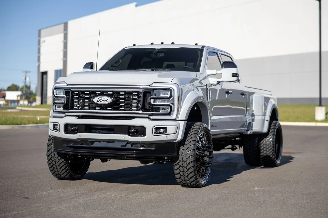 2025 Ford Super Duty 5th Gen - Image 9 of 21