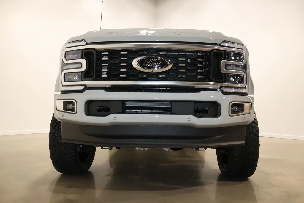 2025 Ford Super Duty 5th Gen - Image 9 of 21