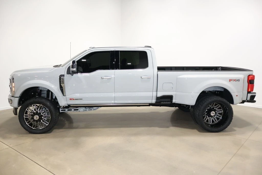 2025 Ford Super Duty 5th Gen - Image 6 of 21