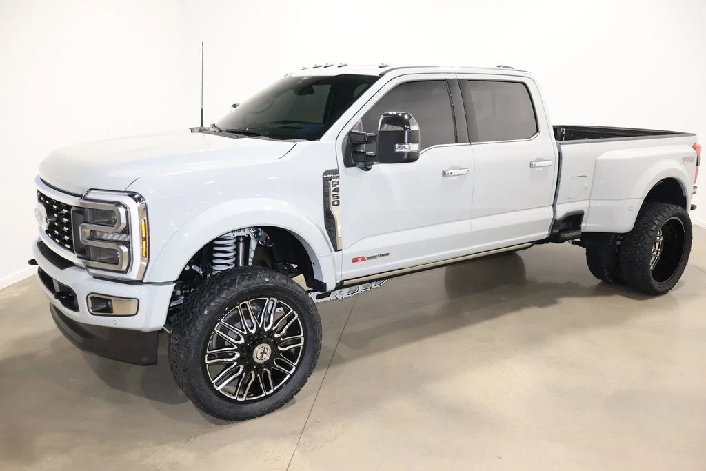 2025 Ford Super Duty 5th Gen - Image 4 of 21