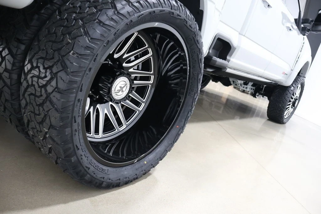 2025 Ford Super Duty 5th Gen - Image 17 of 21