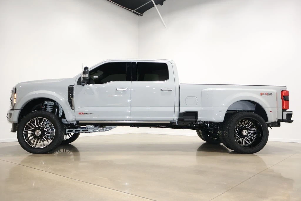 2025 Ford Super Duty 5th Gen - Image 5 of 21